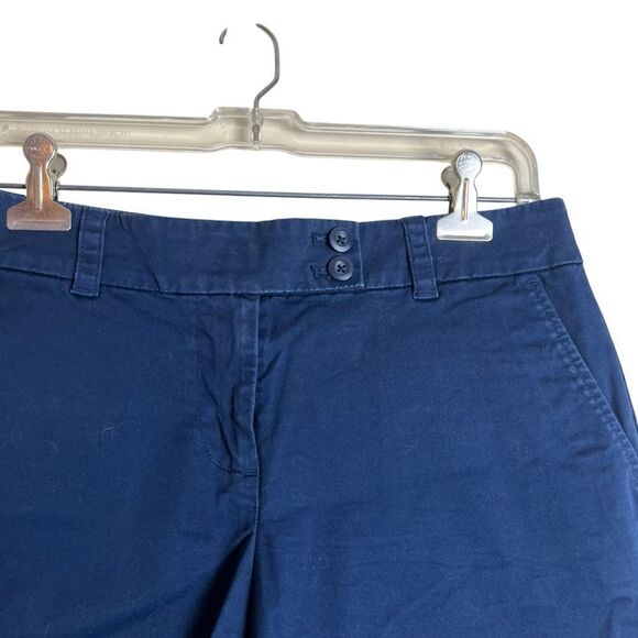 Vineyard vines Women's Navy Shorts. Size 6 - Picture 5 of 6